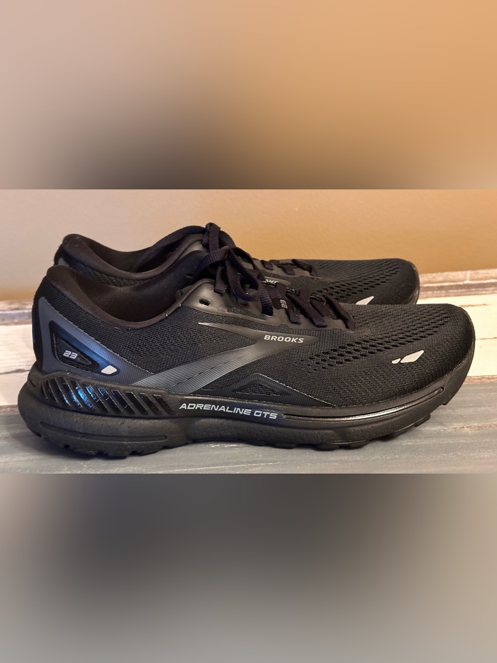 Brooks Adrenaline GTS 23 Women’s Running Black Size 9.5 B Stability Sneaker - Picture 7 of 11